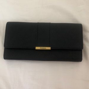 Black leather fossil wallet